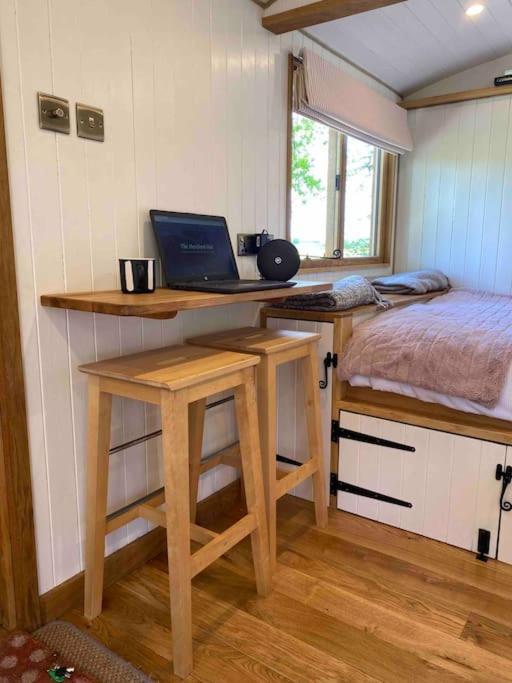 The Hereford Hut, Charming 1 Bedroom Shepherds Hut Callow Exteriör bild