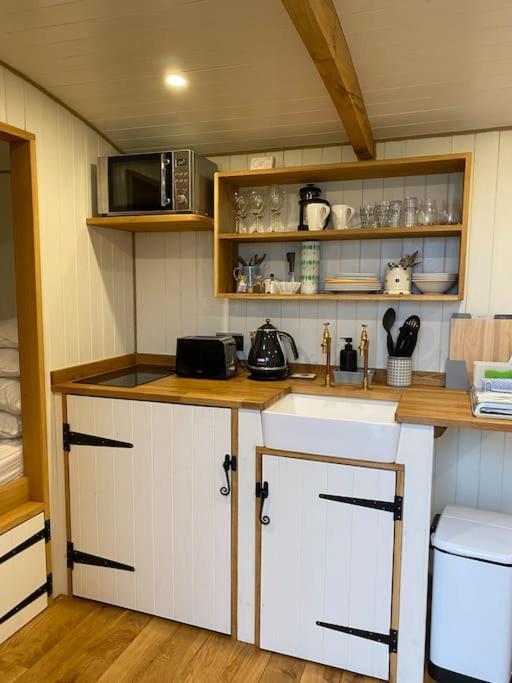 The Hereford Hut, Charming 1 Bedroom Shepherds Hut Callow Exteriör bild